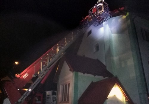 Pożar sadzy w kominie jednego z budynków w Sztutowie